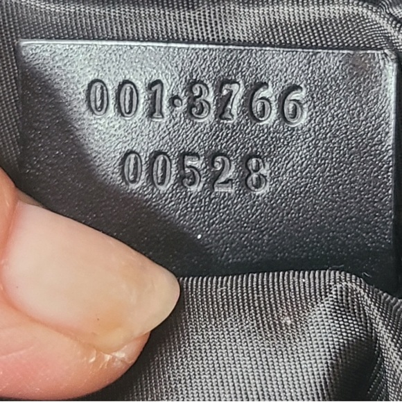 GUCCI AUTHENTIC GG BLACK MONGRAM CANVAS SHOULDER BAG AND BONUS POUCH . 2 FOR 1! - Picture 5 of 14